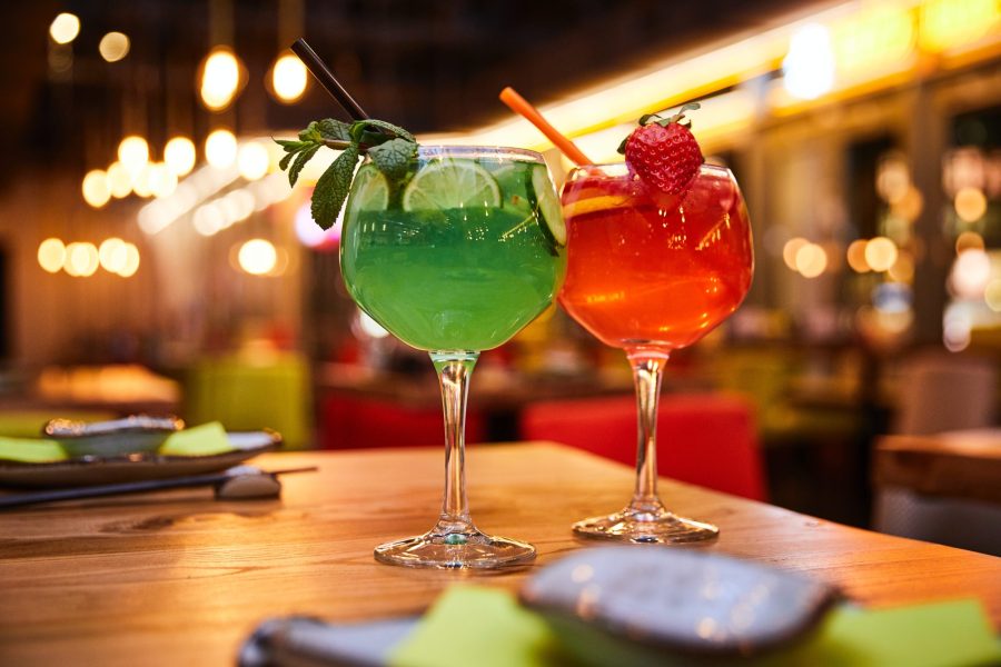 cocktails+on+a+bar