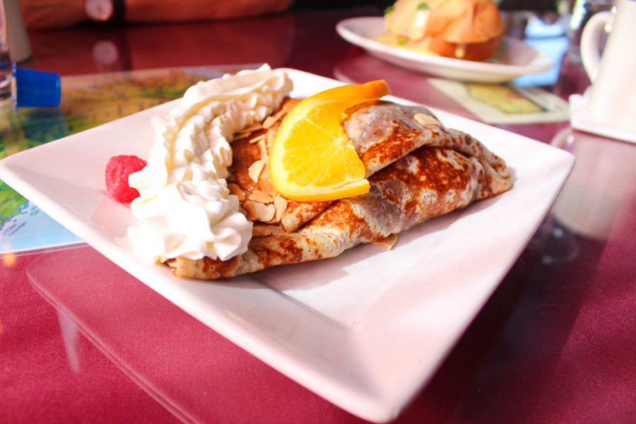 crepe+with+whipped+cream+and+orange+slice+on+top
