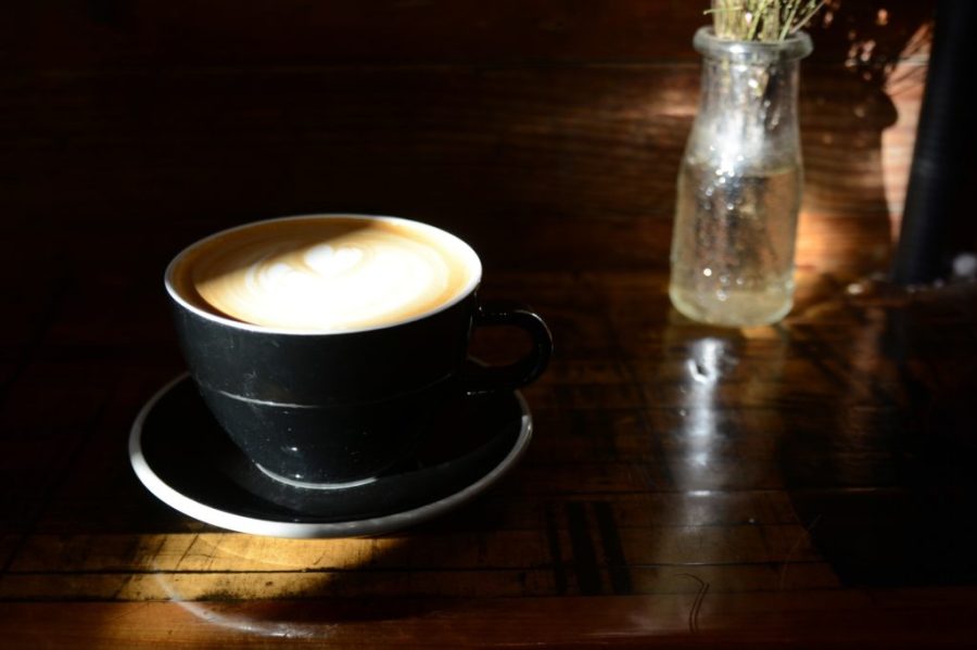 A+vanilla+latte+from+Bindle.+Photo+credit%3A+Mackenzie+Boltz